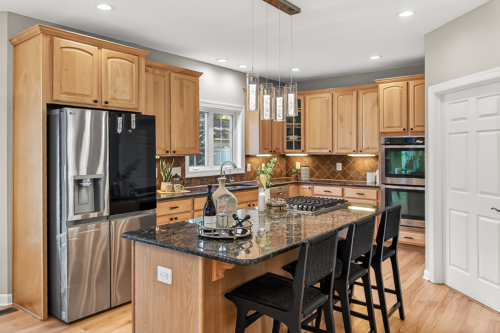 909 19th St S — listing photo